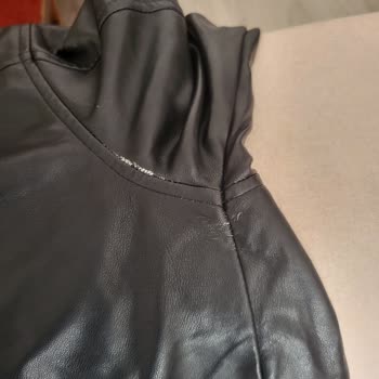 Kalitesiz Suni Deri Ceket İçin Değişim Ve İade Talebi