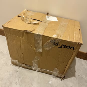 Dyson Süpürge Servisinde Kutu Hasarı Ve Eksik Parçalar Sorunu