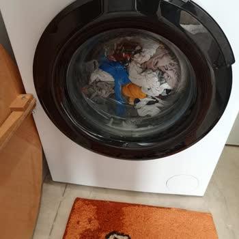 Altus Çamaşır Makinesinde Kapak Sıkışması Ve Su Sızması İçin Uyarı Sistemi Çalışmadı