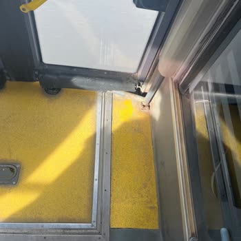 Bursa B17 Otobüsünde Kirli İç Mekan Ve Tehlikeli Sürüş