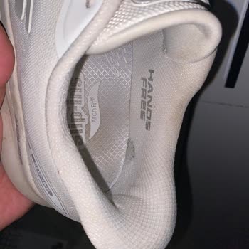 Kısa Sürede Yırtılan Skechers Yürüyüş Ayakkabısı İçin Sorumluluk Reddi