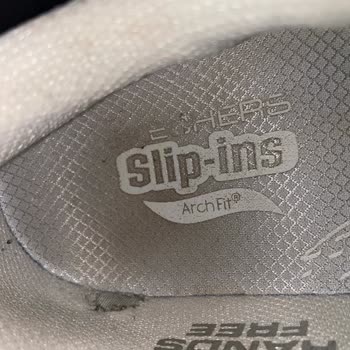 Kısa Sürede Yırtılan Skechers Yürüyüş Ayakkabısı İçin Sorumluluk Reddi