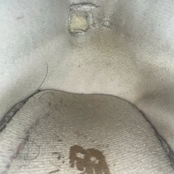 New Balance Ayakkabısında Üretim Hatası Ve Cevapsız Mağaza İletişimi