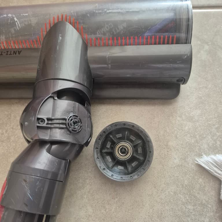 Dyson V15 Detect Süpürge Aksesuarları Kırılıyor, Güvenim Sarsıldı