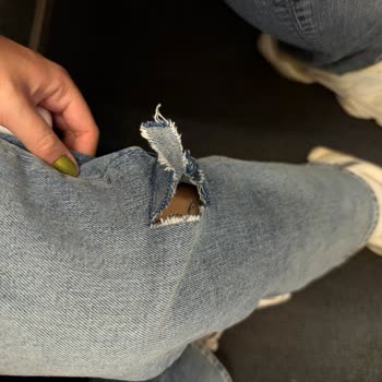 Sabiha Gökçen Havalimanı Yürüyen Merdivende Demir Parça Kopması Ve Güvenlik İhlali