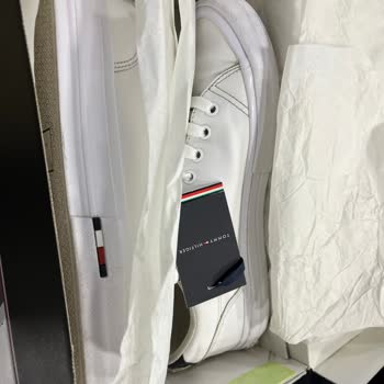 Tommy Hilfiger Ayakkabısının Kısa Sürede Taban Açması Ve Deformasyonu