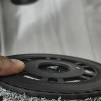Dreame L40 Robot Süpürge Plastik Parçalarının Kısa Sürede Kırılması Ve Ücretsiz Garanti Değişim Talebi