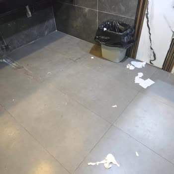 Kadoil Özaltındağ Grup İstasyonunda Kadın Tuvaleti Kirli Ve Bakımsız