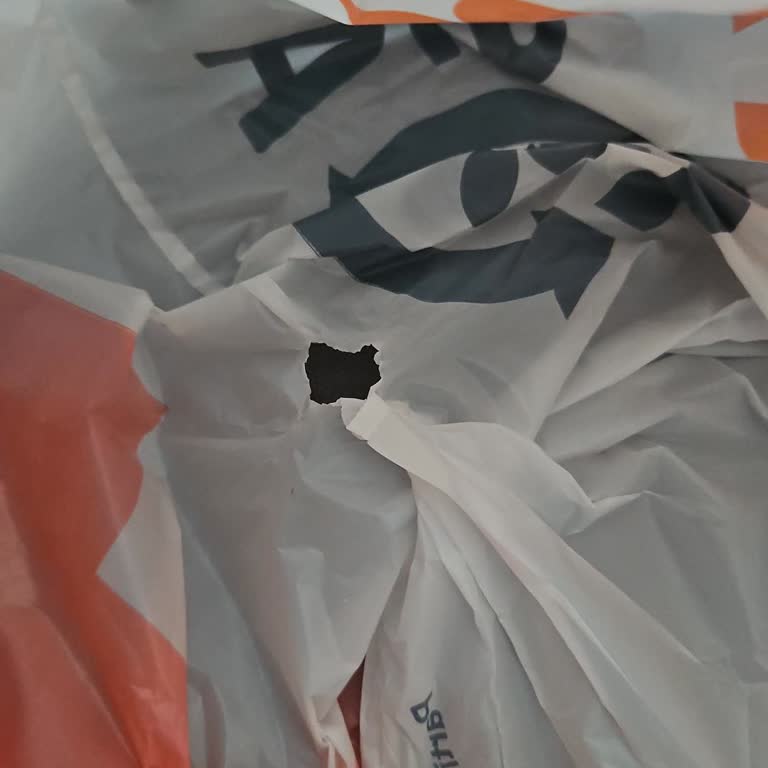 Diyarbakır Talaytepe Migros Hemen Şubesinde Yırtık Poşet Sorunu