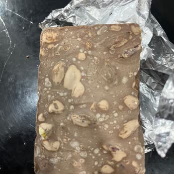 Nestle Sütlü Kare Çikolatada Tat Bozukluğu Ve Mide Ağrısı Şikayeti