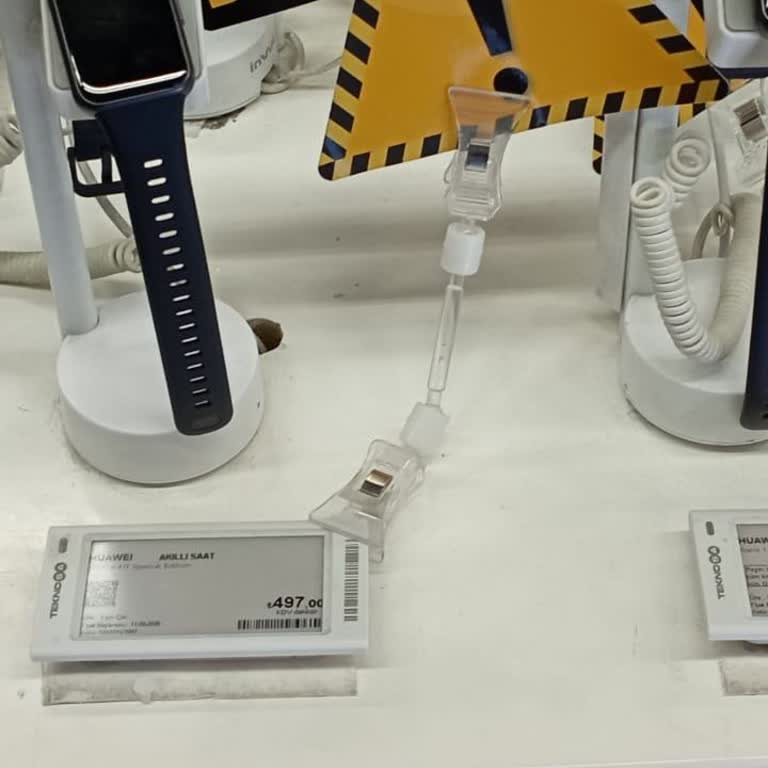 Kutu Olmadan Huawei Akıllı Saat Satılamaması Ve Çalışanların Müşteriye Alaycı Yanıtı