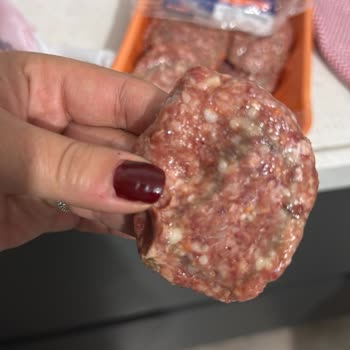 Köfteci Yusuf Şubesinde Bozulmuş Köfte Satışı Ve Gıda Güvenliği İhmaline Karşı İade Talebi