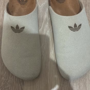 Fil Spor Adidas Terliğin İç Kısmındaki Mantar Bozulması Nedeniyle Değişim Veya İade Talebi