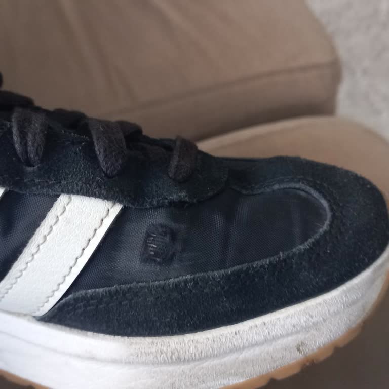 Adidas Kadın Spor Ayakkabısında 7 Ayda Yırtılma Ve Mağaza Tarafından Tüketici Hatası İddiası