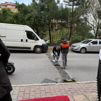 Sakarya Caddesi No 80'de Hız Kesicinin Kaldırılması Öğrencileri Tehlikeye Atıyor