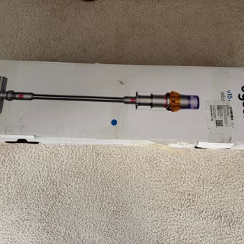 Dyson V15 Süpürge Tetik Sorunu Ve Hasarlı Kutu İçin Değişim Talebi