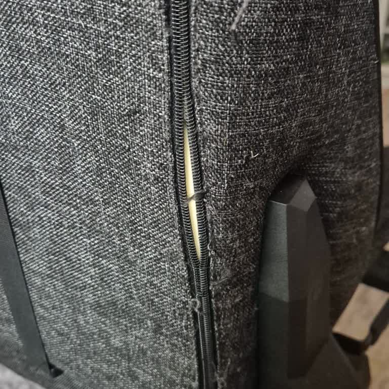 Hawk FAB V5 Kumaş Oyuncu Koltuğu Fermuar Dikiş Sorunu Ve Onarım Talebi