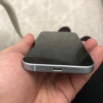 Garanti Kapsamındaki İPhone 15 Batarya Şişmesi Hakkında Haksız Kasa Hasarı Ücreti Talebi