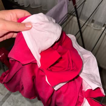 Trendyol'dan Alınan Fuşya Sweatshirt Boya Akıttı Ve Diğer Kıyafetler Kullanılamaz Hale Geldi