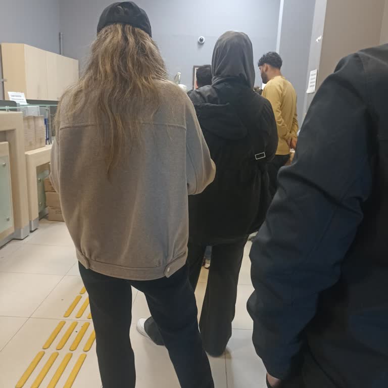 Köyiçi PTT Şubesinde Uzun Bekleme ve Saygısız Personel Tutumu