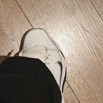 Nike Defy ALL Day Ayakkabısında Gürültülü Taban Sorunu Ve İade Talebi