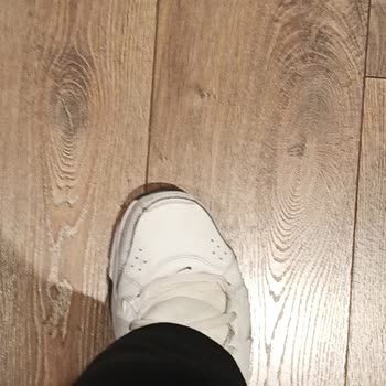 Nike Defy ALL Day Ayakkabısında Gürültülü Taban Sorunu Ve İade Talebi