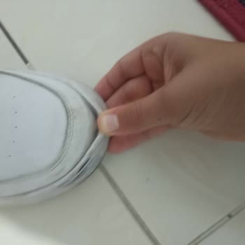 FLO Mağazasında Aldığım Reebok Ayakkabıda Kısa Sürede Açılma Ve Değişim Talebimin Reddedilmesi