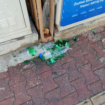 A101 Antalya Şubesinde Satış Müdürünün Talimatıyla Bozulan Ambalajlı Sarıkız Sodalar Kırıldı