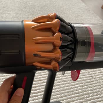 Dyson V16 Süpürge Bakım Sonrası Artan Soyulma Ve Çizik Şikayeti