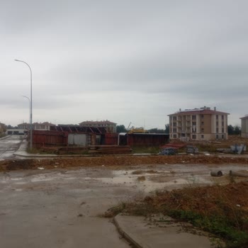 TOKİ B4 Blokta Sürekli Elektrik Kesintileri Asansör Ve TV Yayını Çalışmıyor