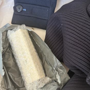 Açılmış Ve Kuş Dışkısı İçeren Kargo, Yanlış Ürün