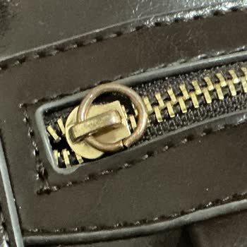 Stradivarius Çantada Kısa Sürede Renk Solması, Paslanma Ve Kumaş Yırtıkları