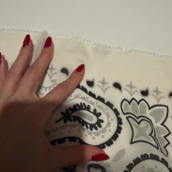 Kujten Premium Şal Yerine Sahte Bandana Gönderildi