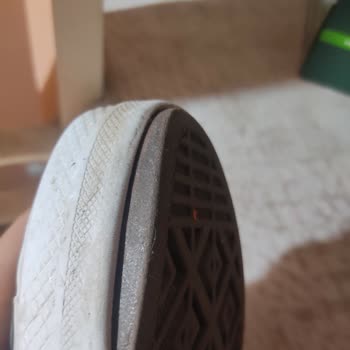 Converse Ayakkabısında Taban Açılması Ve In Street Mağazasının Garanti Reddi