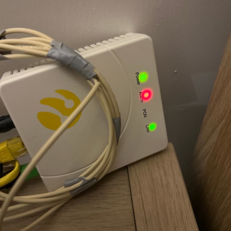 Superonline Fiberde Kırmızı Alarm Işığı Nedeniyle Sürekli İnternet Kesintisi