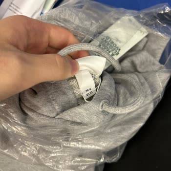 Yanlış Beden Gönderimi: Lacoste Sweatshirt Small Yerine XL Gönderildi