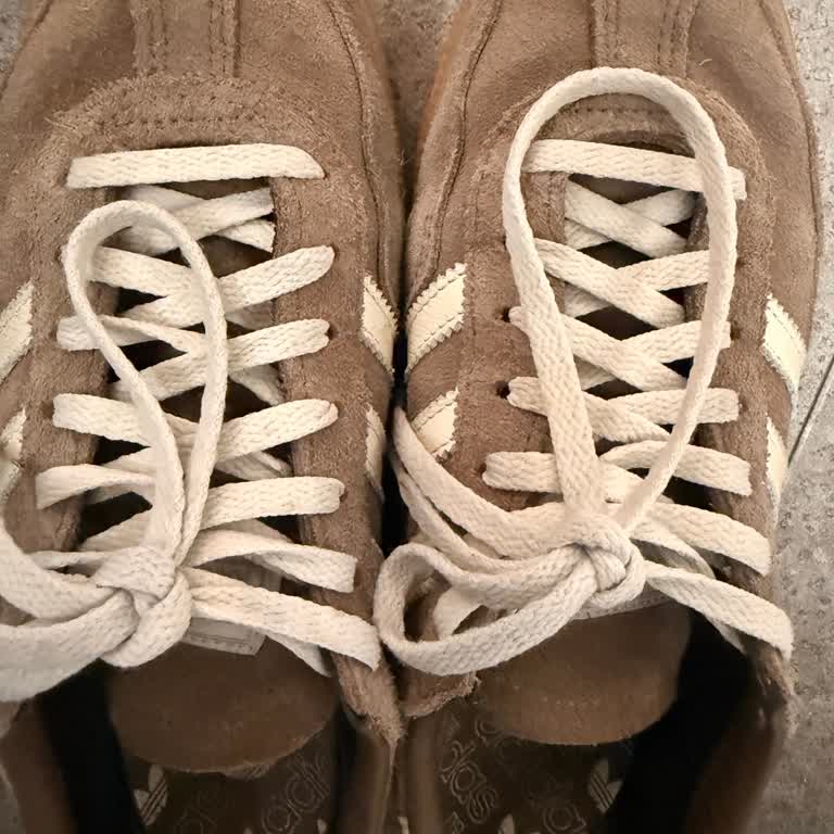 SuperStep Adidas Spezial Ayakkabısında Renk Bozulması Ve Tüylenme, Üretim Hatası İddiası
