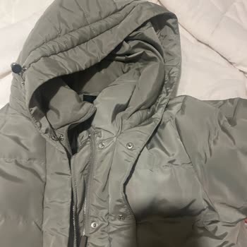 Kabanım Kargoda Zarar Görmüş, Satışım İptal Oldu Ve Tazminat Talep Ediyorum