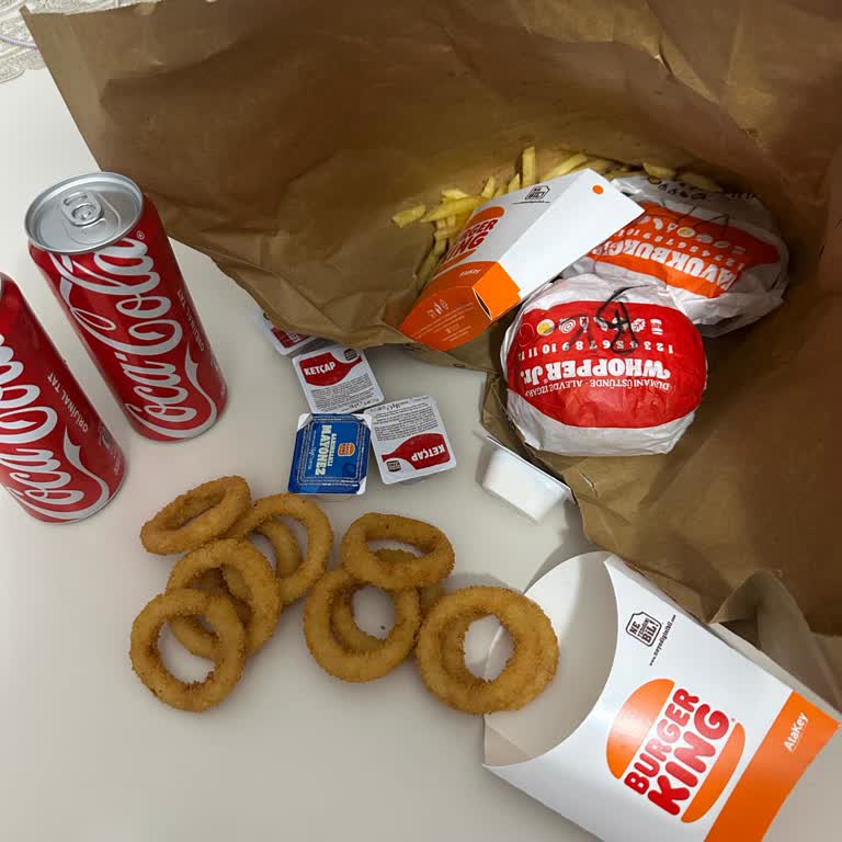 Yemeksepeti Üzerinden Burger King Şubesinde Geç Gelen Soğuk Ve Eksik Sipariş