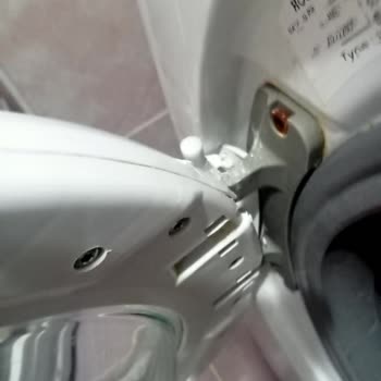 Hoover H3D3 Çamaşır Makinesinde Paslanma, Kırık Kapak Ve Çalışmayan Kurutma Özelliği