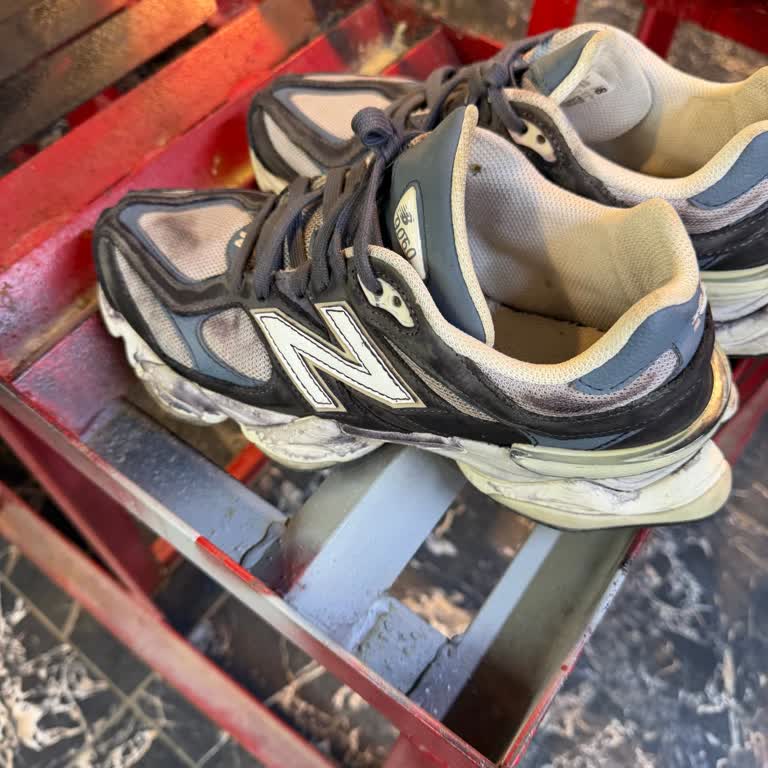 Yağmurda Islanan New Balance 9060 Ayakkabısının Boya Akması Ve SuperStep Mağazasının Garanti Reddi