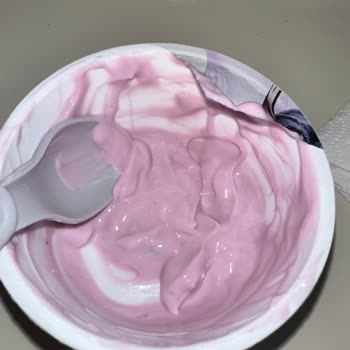 Sek Quark Ürününden Çıkan Saç Teli Sağlık Ve Hijyen Güveni Sarsıyor