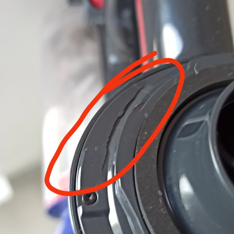 Dyson V10 Süpürgede Üretim Kaynaklı Çatlak İçin Garanti Kapsamı Reddi