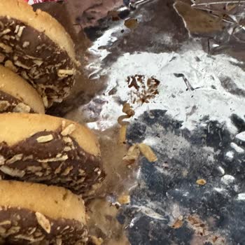 Eti Kombo Bisküvi Paketinden Kurt Çıkması Nedeniyle Gıda Güvenliği Endişesi
