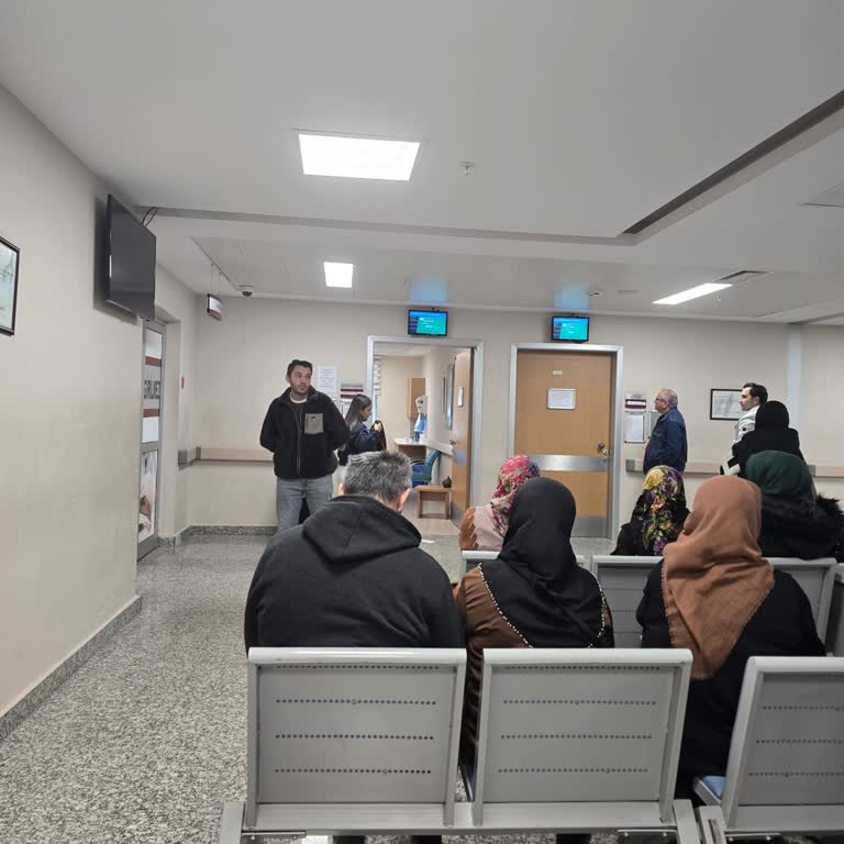 Poliklinikte Doktor Gelmediği İçin Randevu Beklemede