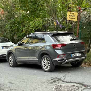 Zekeriyaköy Otobüs Durağındaki Yasaklı Park Sorunu Ve Yetkili Müdahale Eksikliği