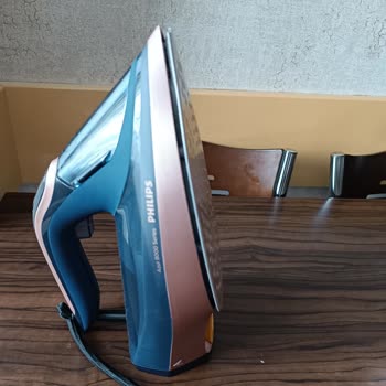 Philips 8000 Azur Ütünün Tabanı Üretim Hatası Nedeniyle Kırıldı Ve Ücretsiz Değişim Talebi