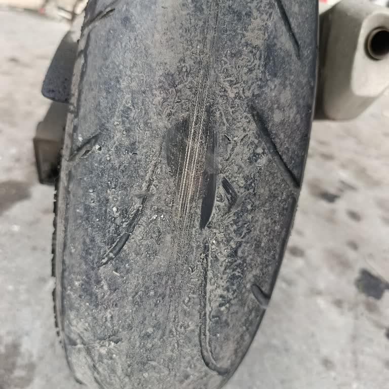 Kısa Sürede Bozulan Sıfır Lastik İçin Ücret İadesi Ve Değişim Talebi