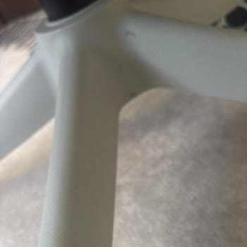 Ergonomik Çalışma Koltuğunda Yanlış Renk, Kullanılmış Durum, Teslimat Gecikmesi Ve Adres Sorunu