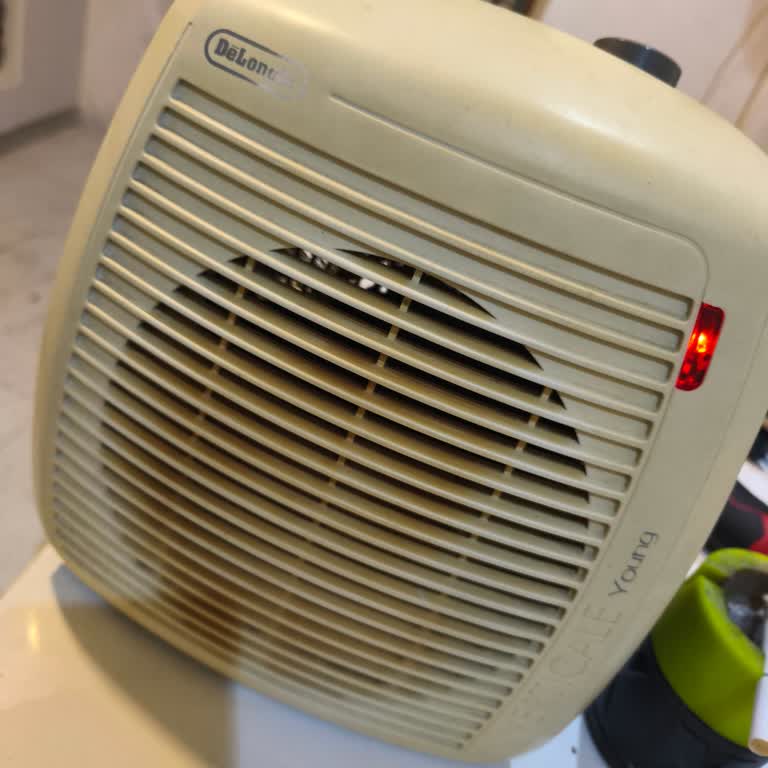 Gardrops'tan Gelen Bozuk Ve Yanık İzli Delonghi Isıtıcı İçin İade Reddi